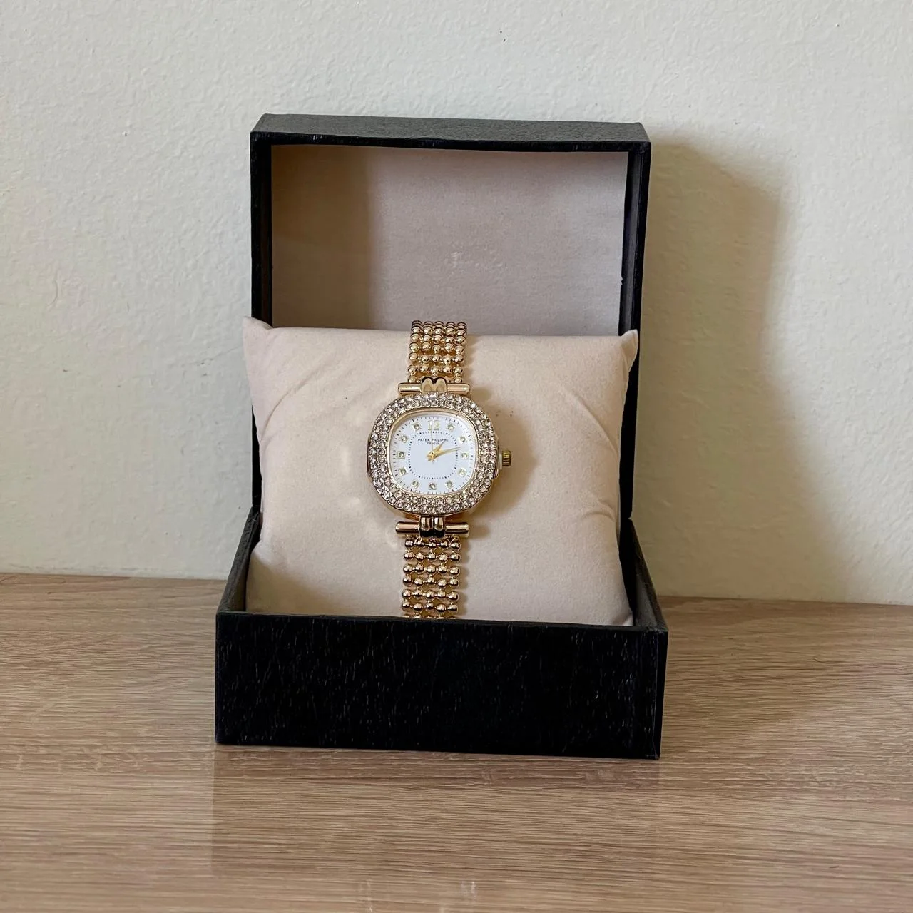 Patek Philippe – Montre Classique Élégance Or & Diamants