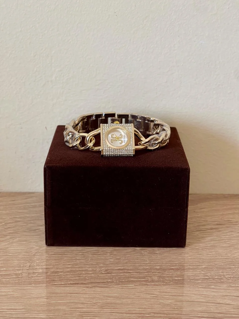 Jenna Lock – Montre Bijou Dorée