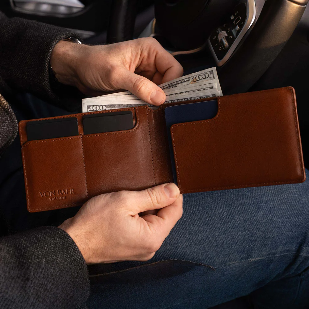 Portefeuille Porte-Passeport en Cuir Marron – MedinaCuir