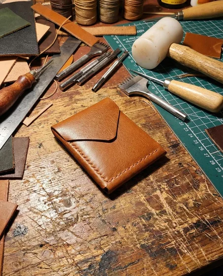 Portefeuille minimaliste en cuir ; porte-cartes et porte-billets