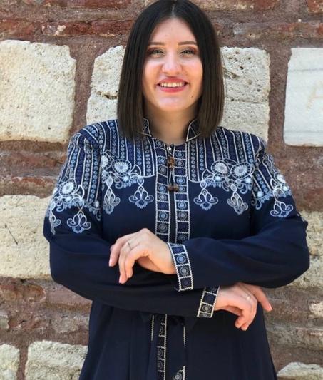 عباية مطرزة