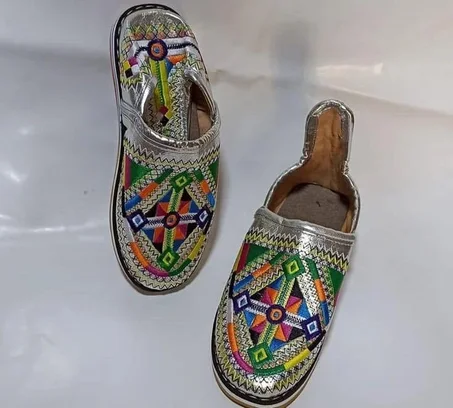 "الأصالة المغربية… بلغة تقليدية منقوشة بعناية"