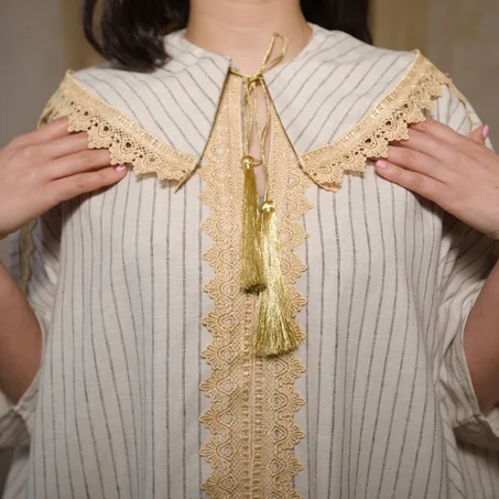 Robe longue avec un col rond