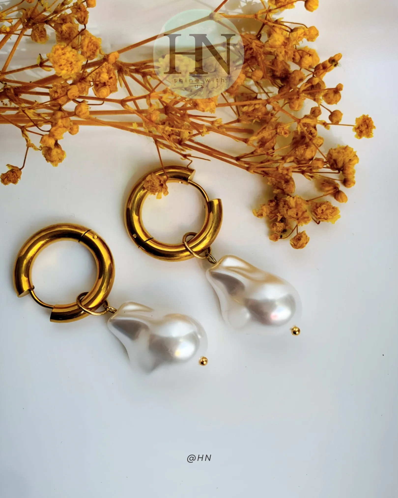 💖 Charme et élégance – Boucles d’oreilles perle blanche en acier inoxydable