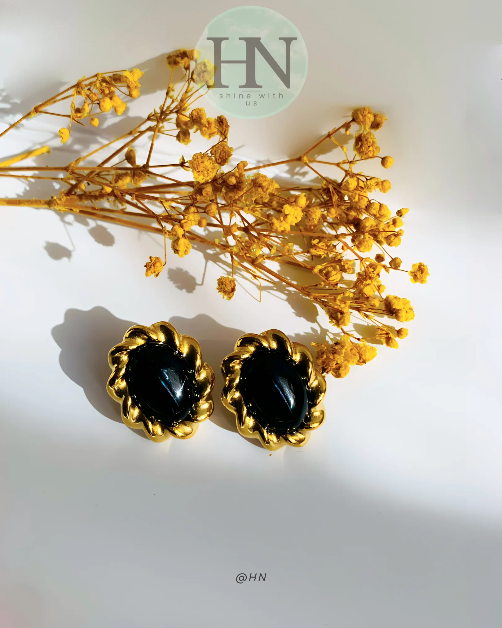 🖤 Boucles d’oreilles perle noire – Classe et élégance en acier inoxydable