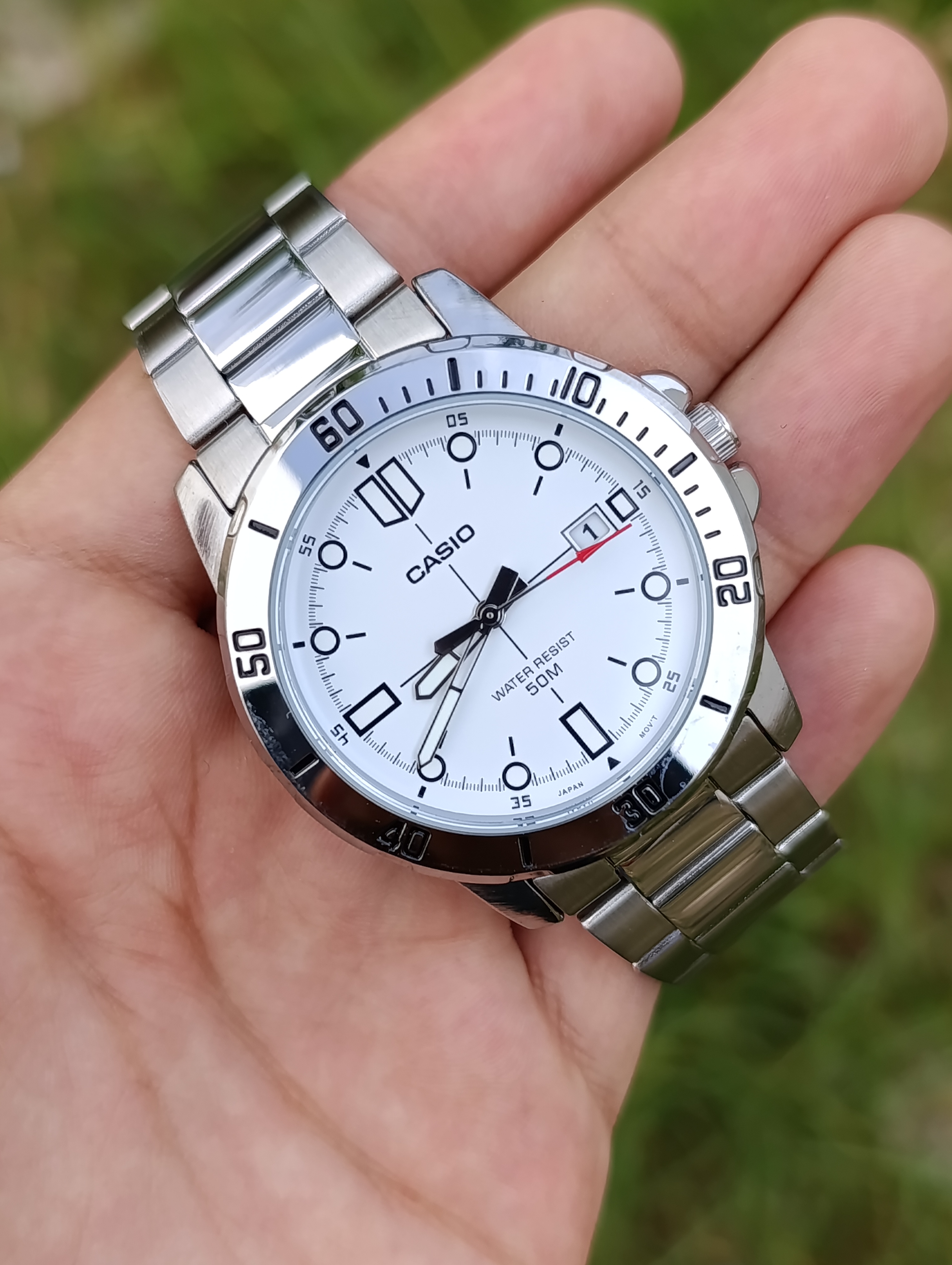CASIO HOMME MODEL MTP-VD01D-7EVUDF NEUVE WR 50M CADRAN BLANC