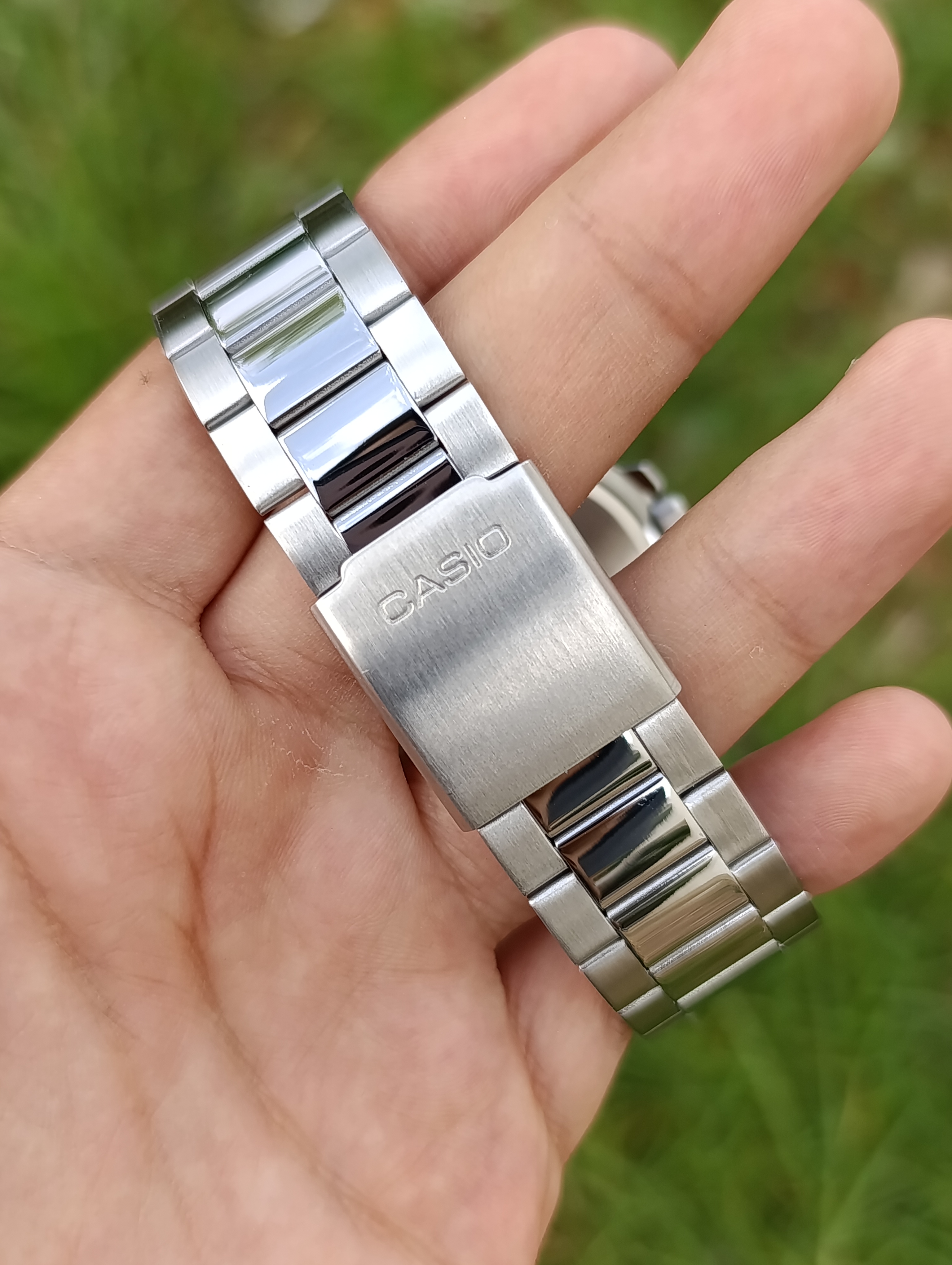 CASIO HOMME MODEL MTP-VD01D-2BVUDF NEUVE WR 50M