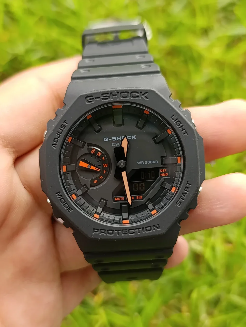CASIO G-SHOCK GA-2100-1A4ER HOMME WR 20BAR