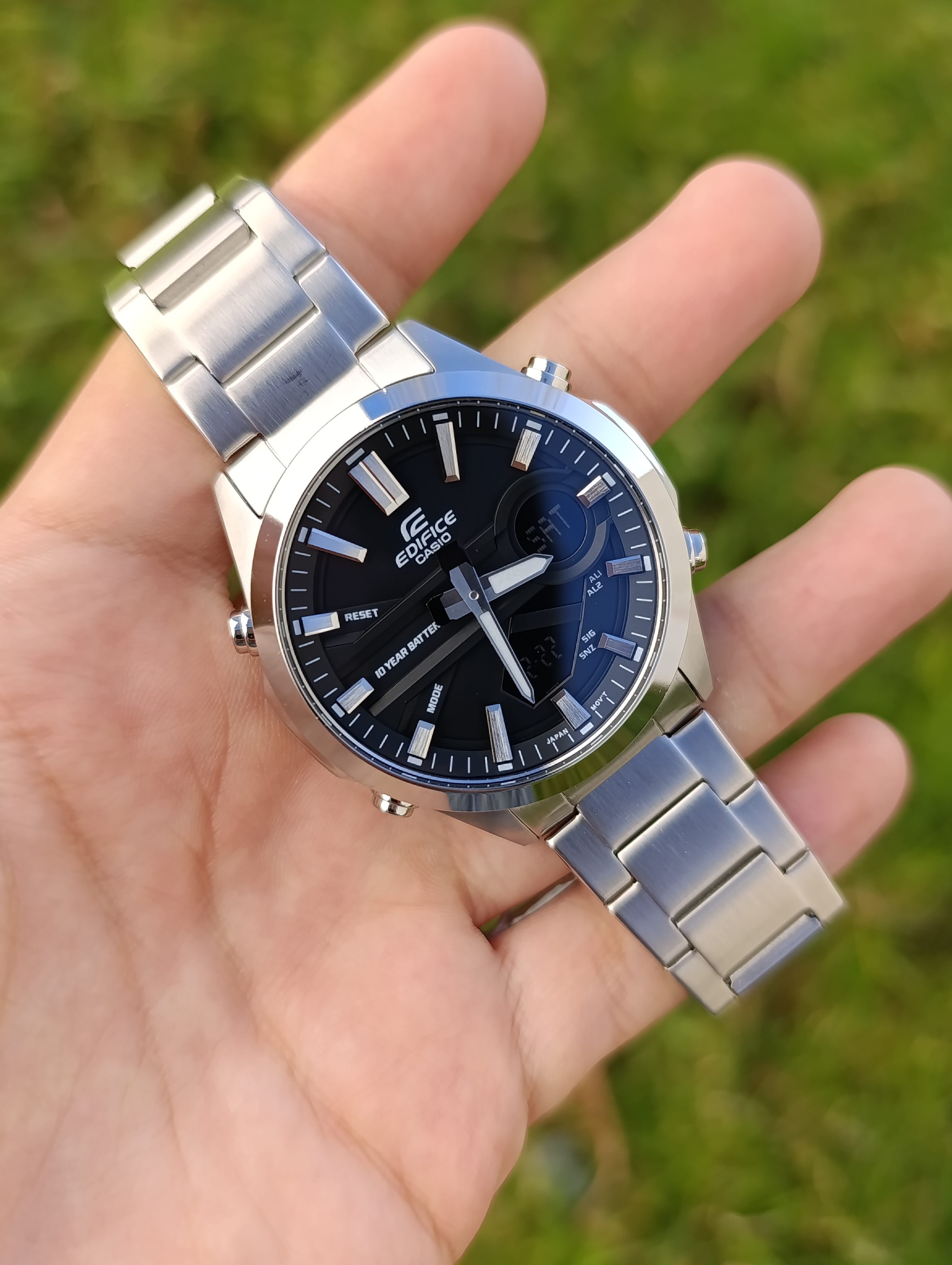 CASIO EDIFICE HOMME EFV-C110D-2AVEF STAINLESS STEEL WR 10BAR CHRONOMETER