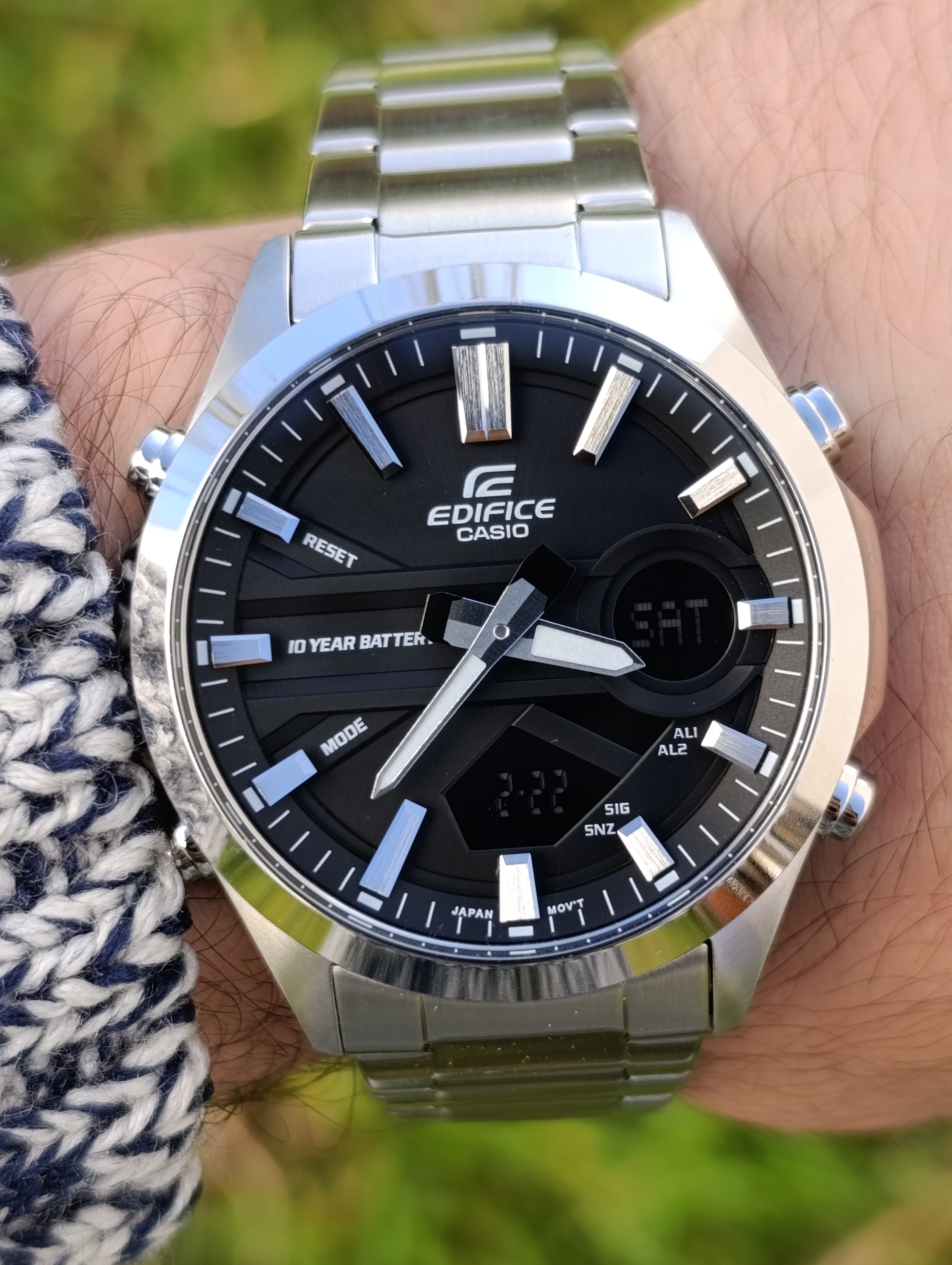 CASIO EDIFICE HOMME EFV-C110D-2AVEF STAINLESS STEEL WR 10BAR CHRONOMETER