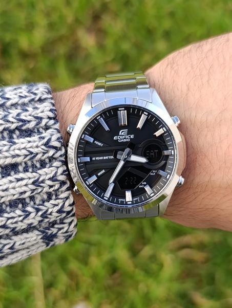 CASIO EDIFICE HOMME EFV-C110D-2AVEF STAINLESS STEEL WR 10BAR CHRONOMETER