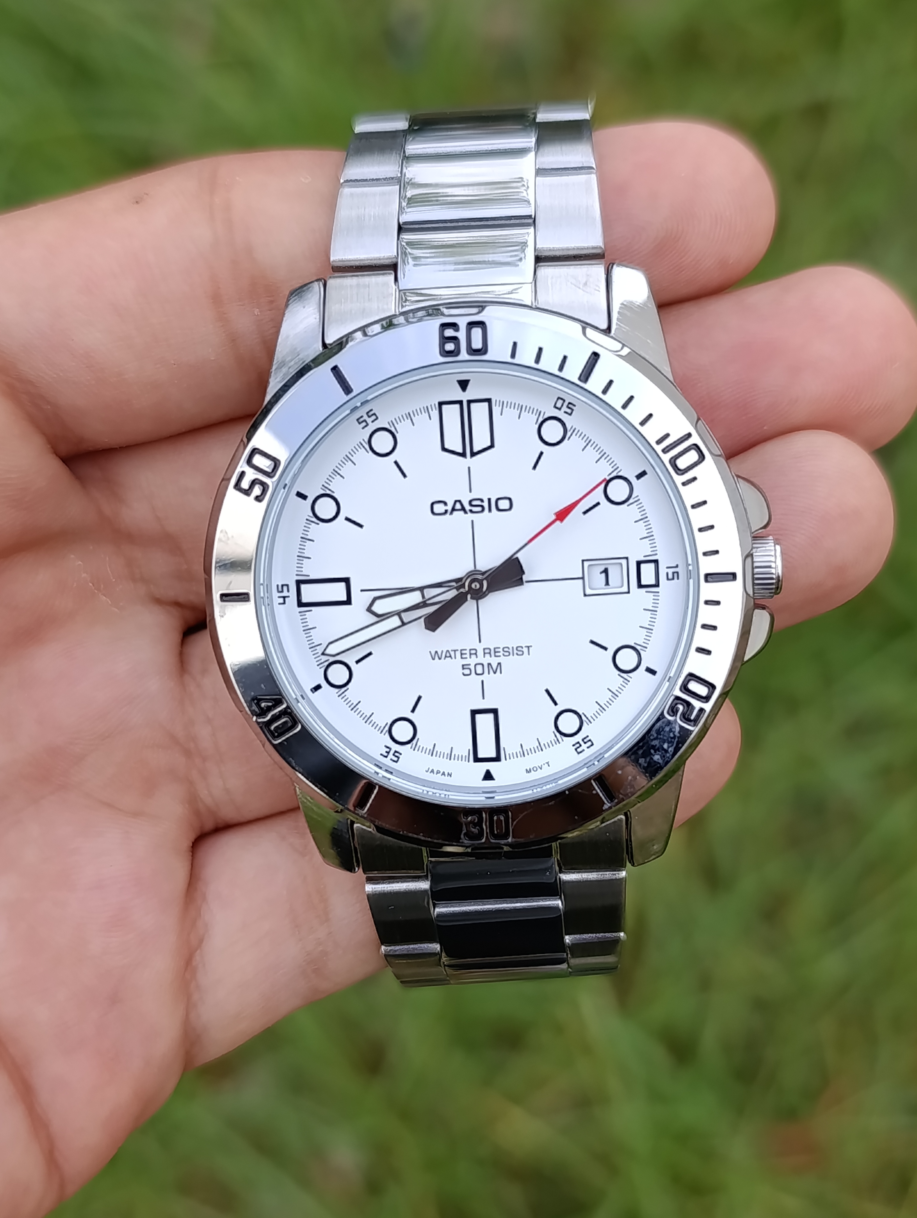 CASIO HOMME MODEL MTP-VD01D-7EVUDF NEUVE WR 50M CADRAN BLANC