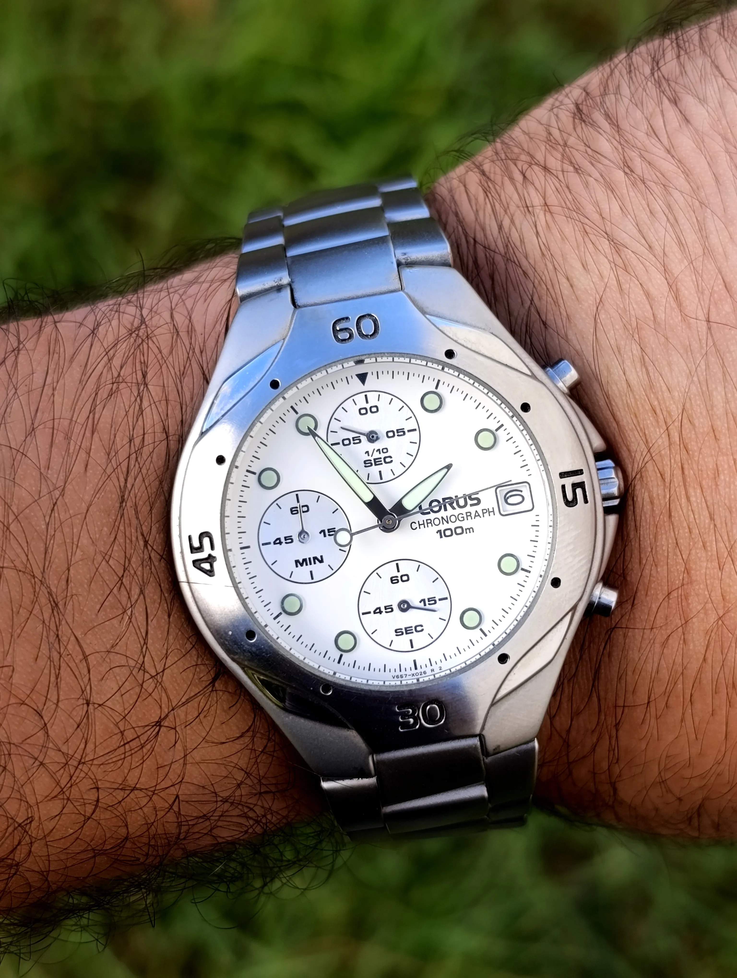LORUS  V667-X030 Chronographe 100M – Neuve avec étiquette d’origine