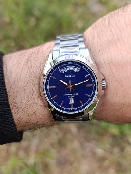 CASIO MTP-1370D-2AVDF ORIGINAL HOMME NEUVE QUARTZ WR 50M  STAINLESS STEEL