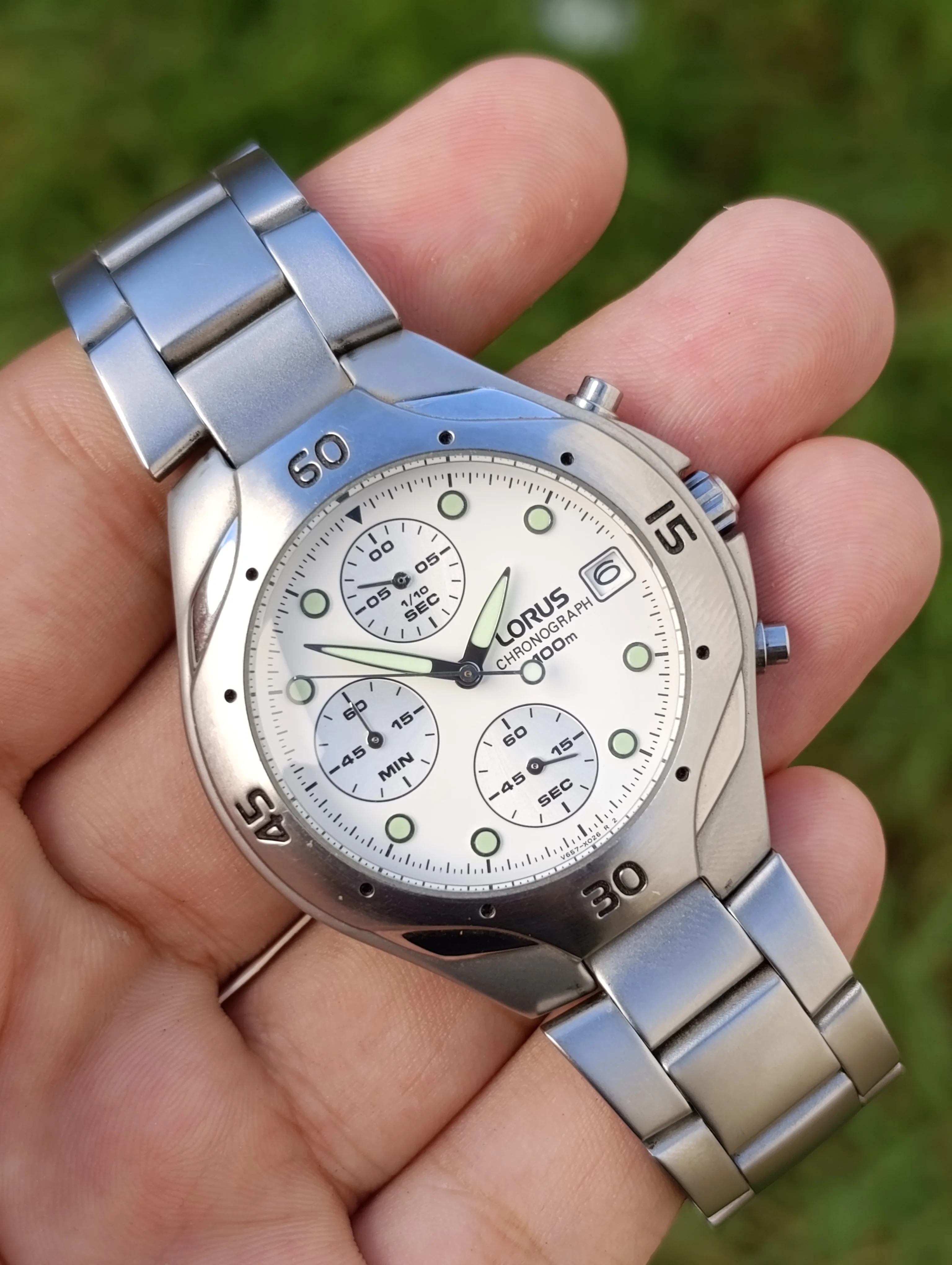LORUS  V667-X030 Chronographe 100M – Neuve avec étiquette d’origine