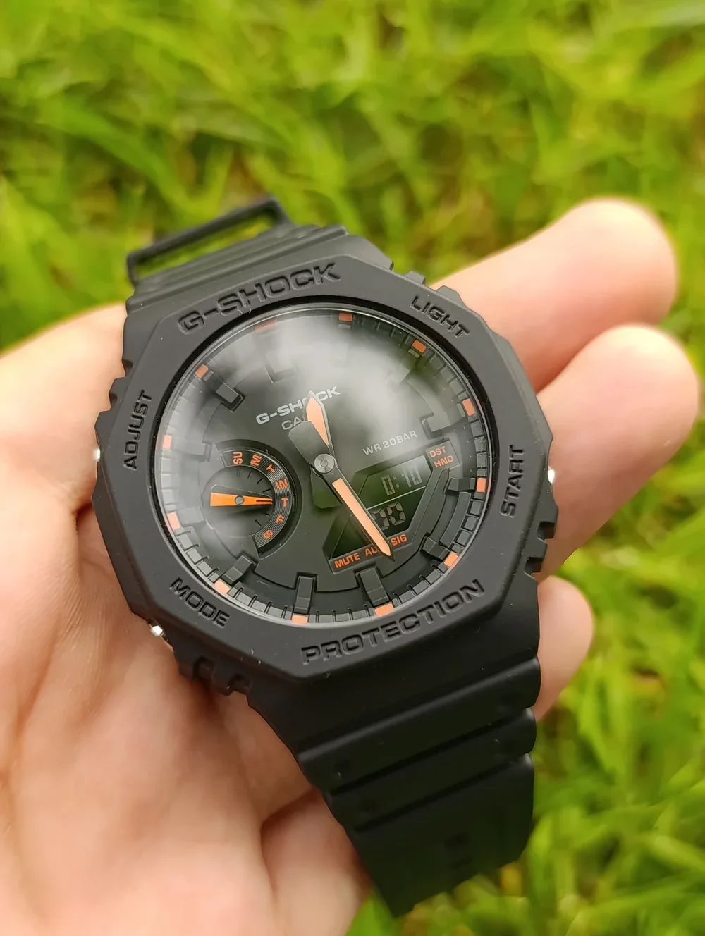 CASIO G-SHOCK GA-2100-1A4ER HOMME WR 20BAR