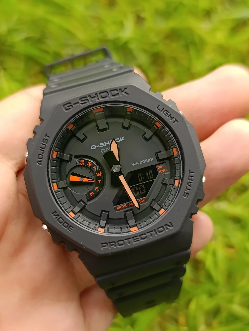 CASIO G-SHOCK GA-2100-1A4ER HOMME WR 20BAR