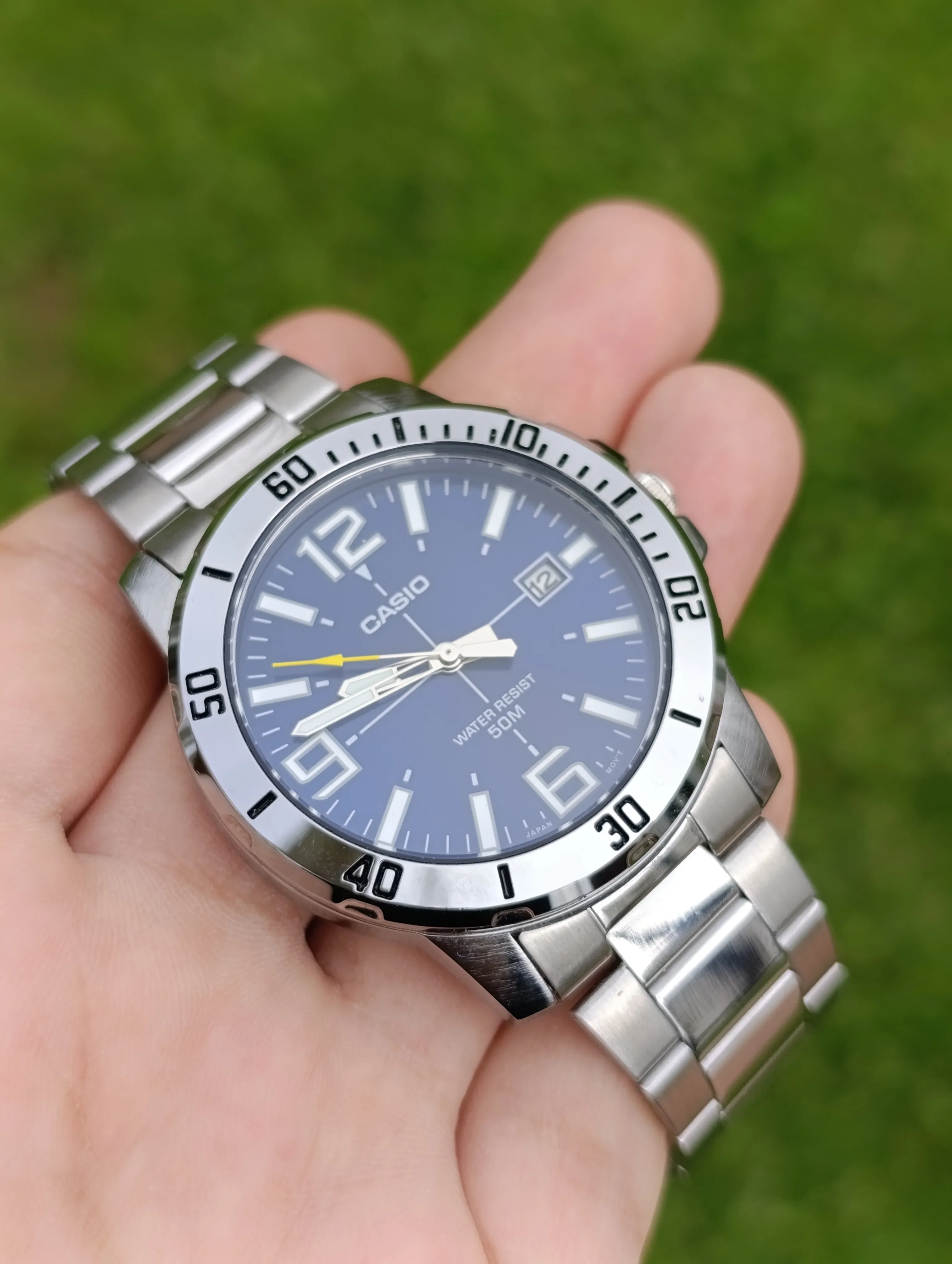 CASIO HOMME MODEL MTP-VD01D-2BVUDF NEUVE WR 50M