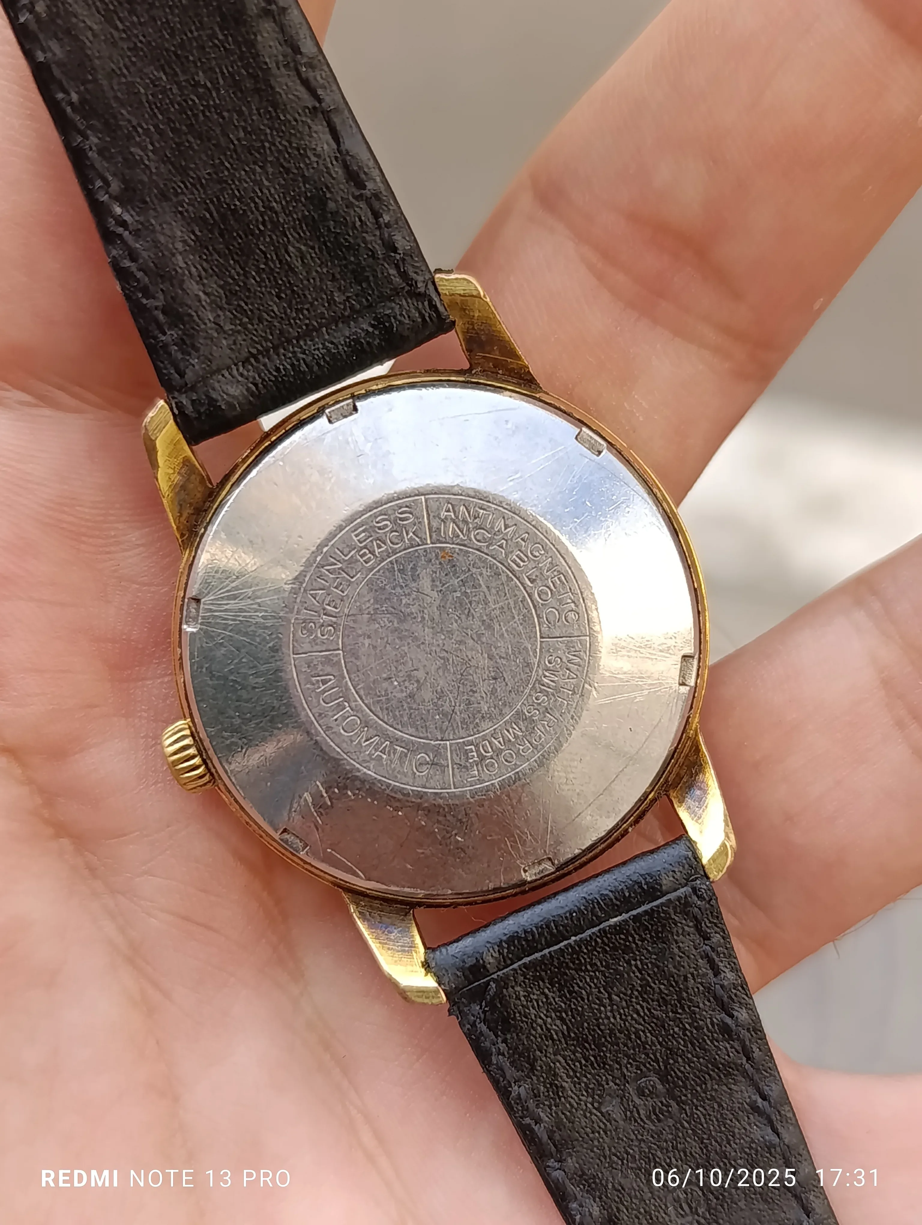 VINTAGE GIPANDET 25 RUBIS  AUTOMATIQUE  BOÎTIER DORÉ  STYLE CLASSIQUE