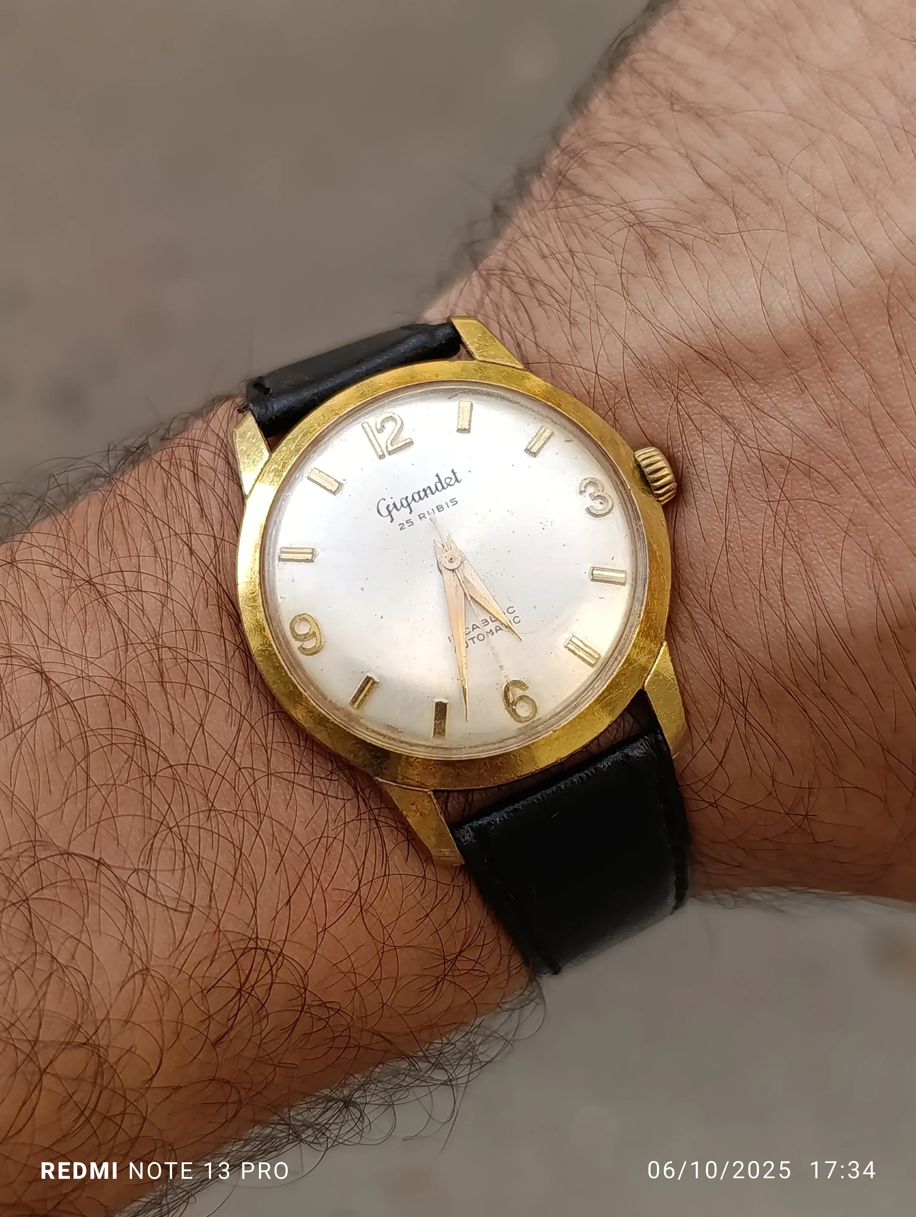 VINTAGE GIPANDET 25 RUBIS  AUTOMATIQUE  BOÎTIER DORÉ  STYLE CLASSIQUE