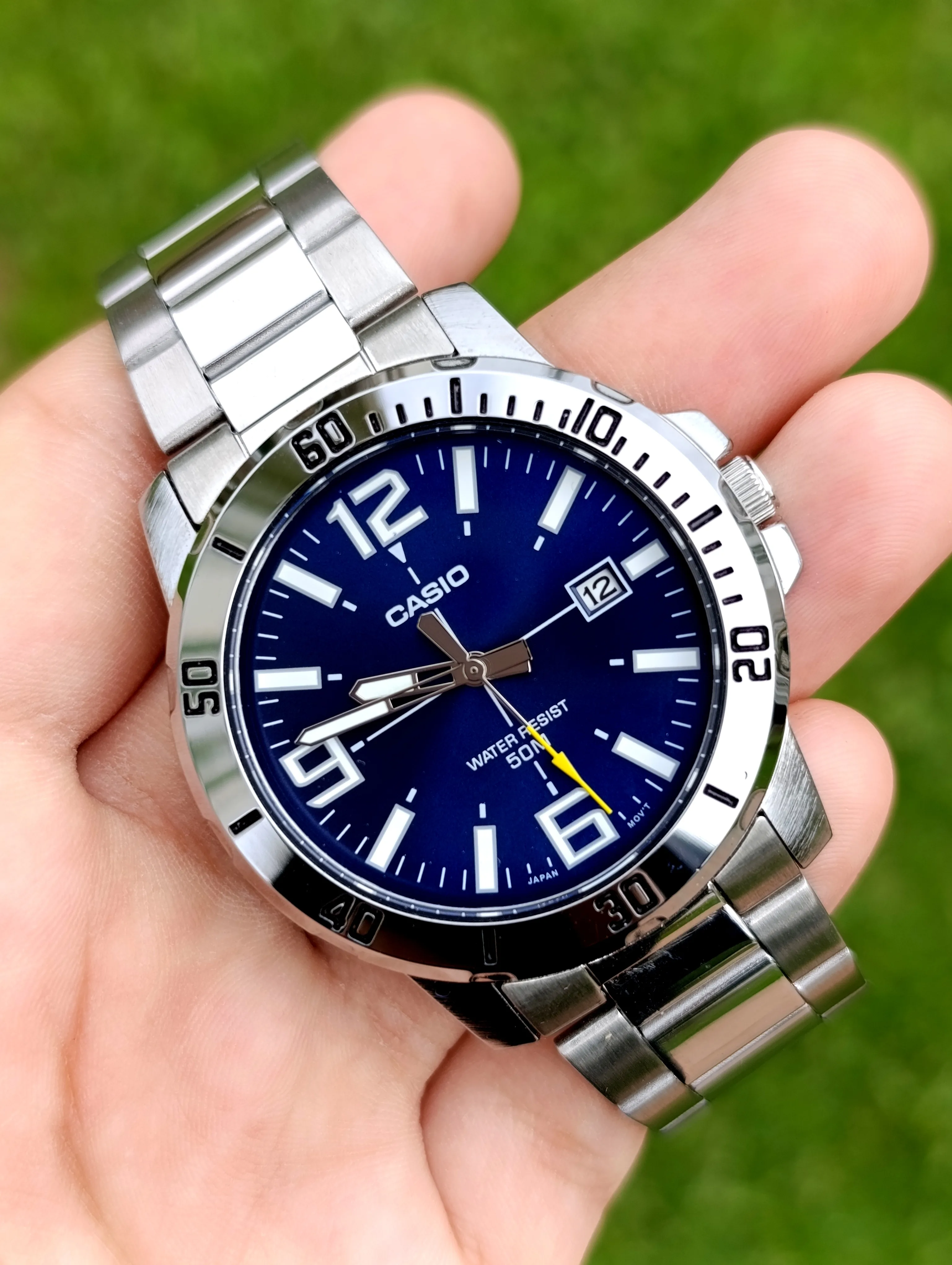 CASIO HOMME MODEL MTP-VD01D-2BVUDF NEUVE WR 50M