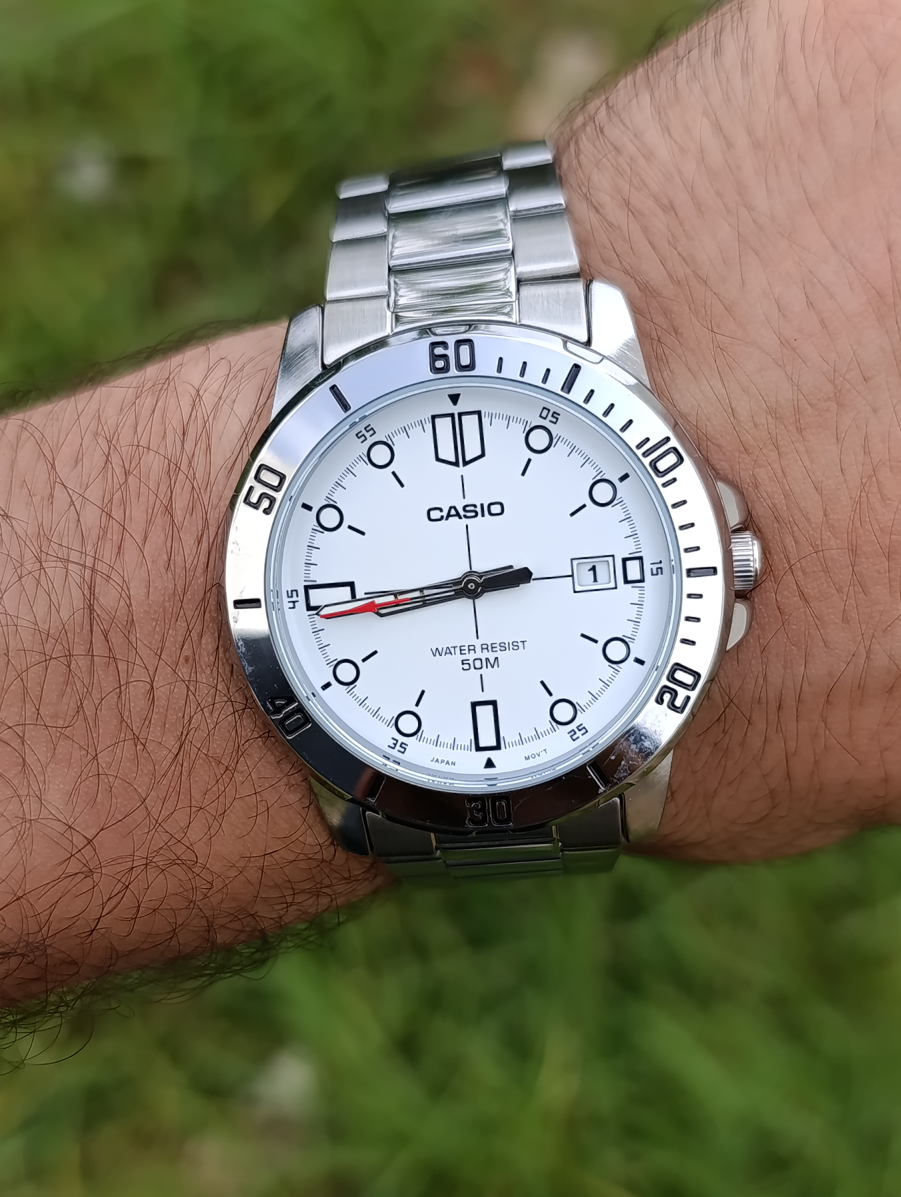 CASIO HOMME MODEL MTP-VD01D-7EVUDF NEUVE WR 50M CADRAN BLANC