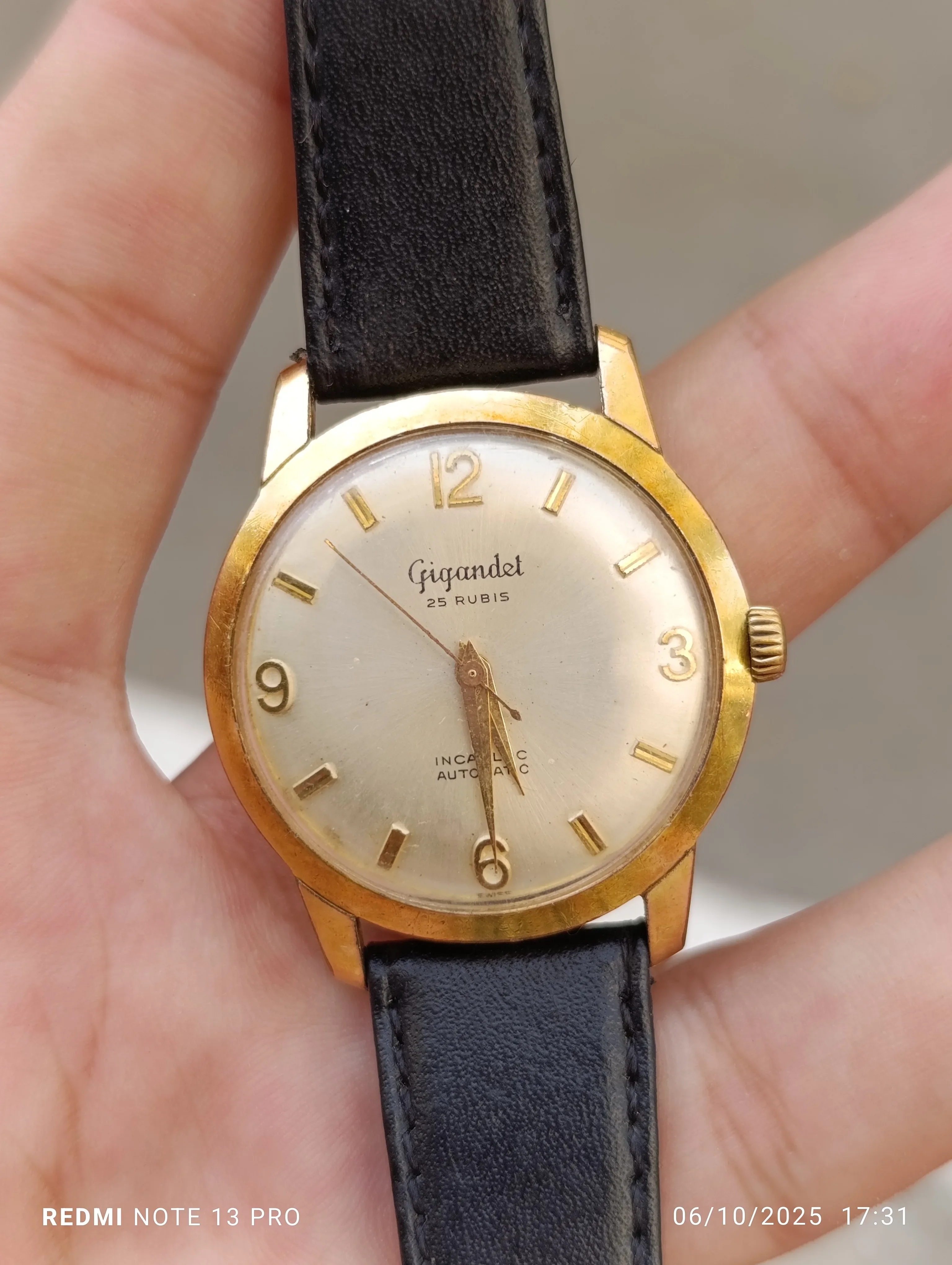 VINTAGE GIPANDET 25 RUBIS  AUTOMATIQUE  BOÎTIER DORÉ  STYLE CLASSIQUE