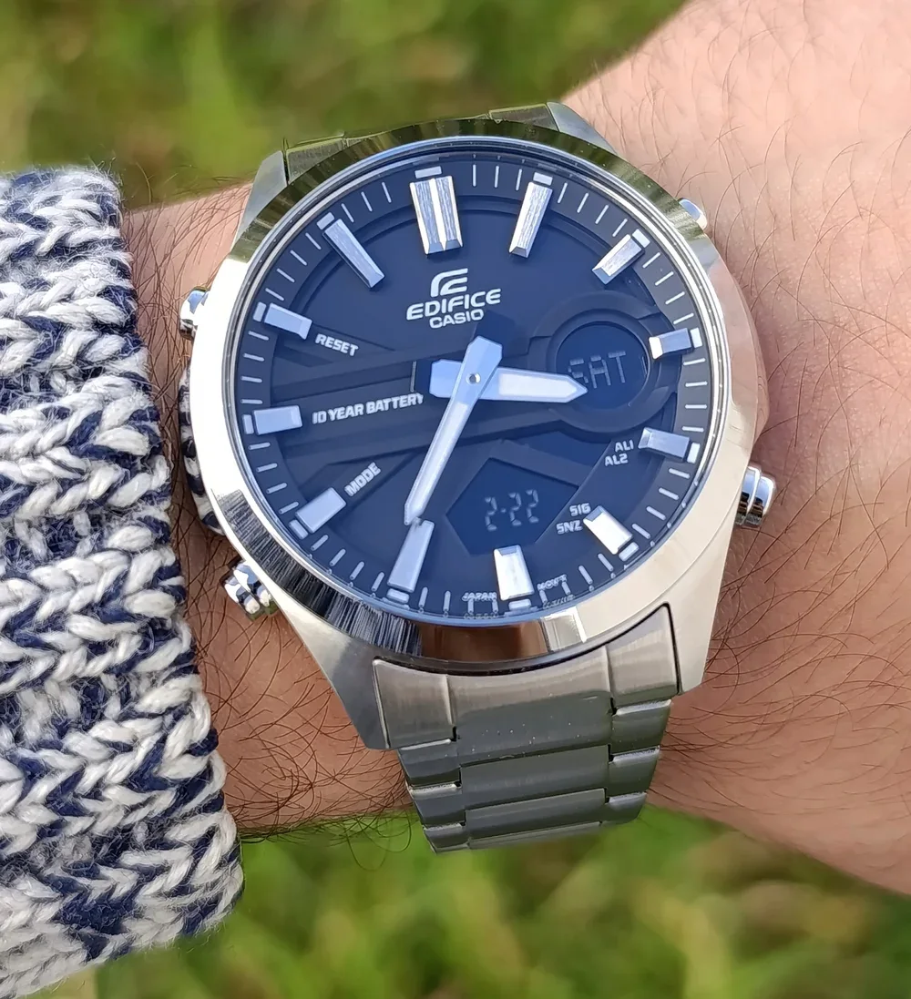 CASIO EDIFICE HOMME EFV-C110D-2AVEF STAINLESS STEEL WR 10BAR CHRONOMETER