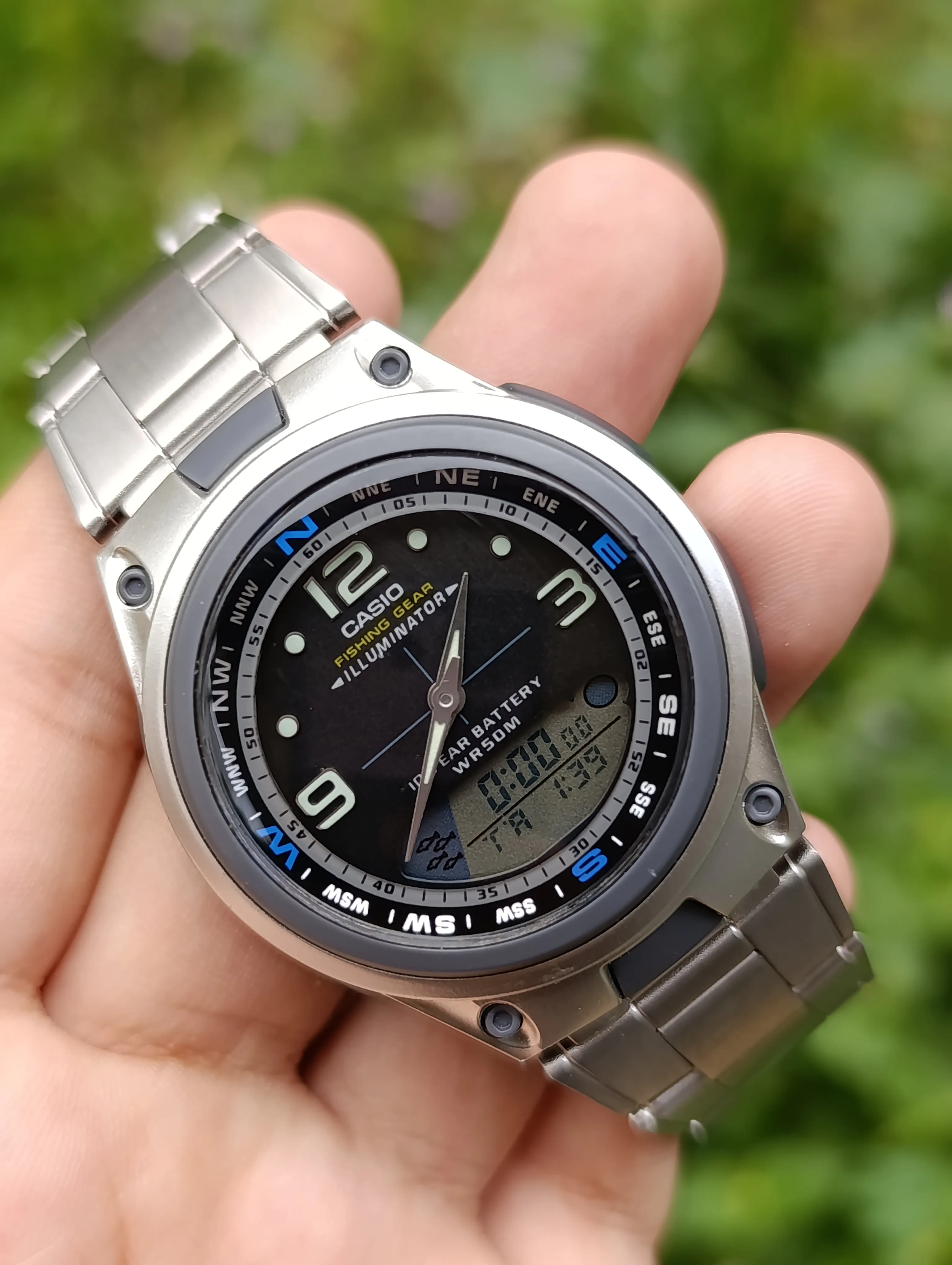 CASIO ILLU,INATOR FISHING GEAR AW-82-1AVDF ORIGINAL NEUVE WATER RESISTANT 50M