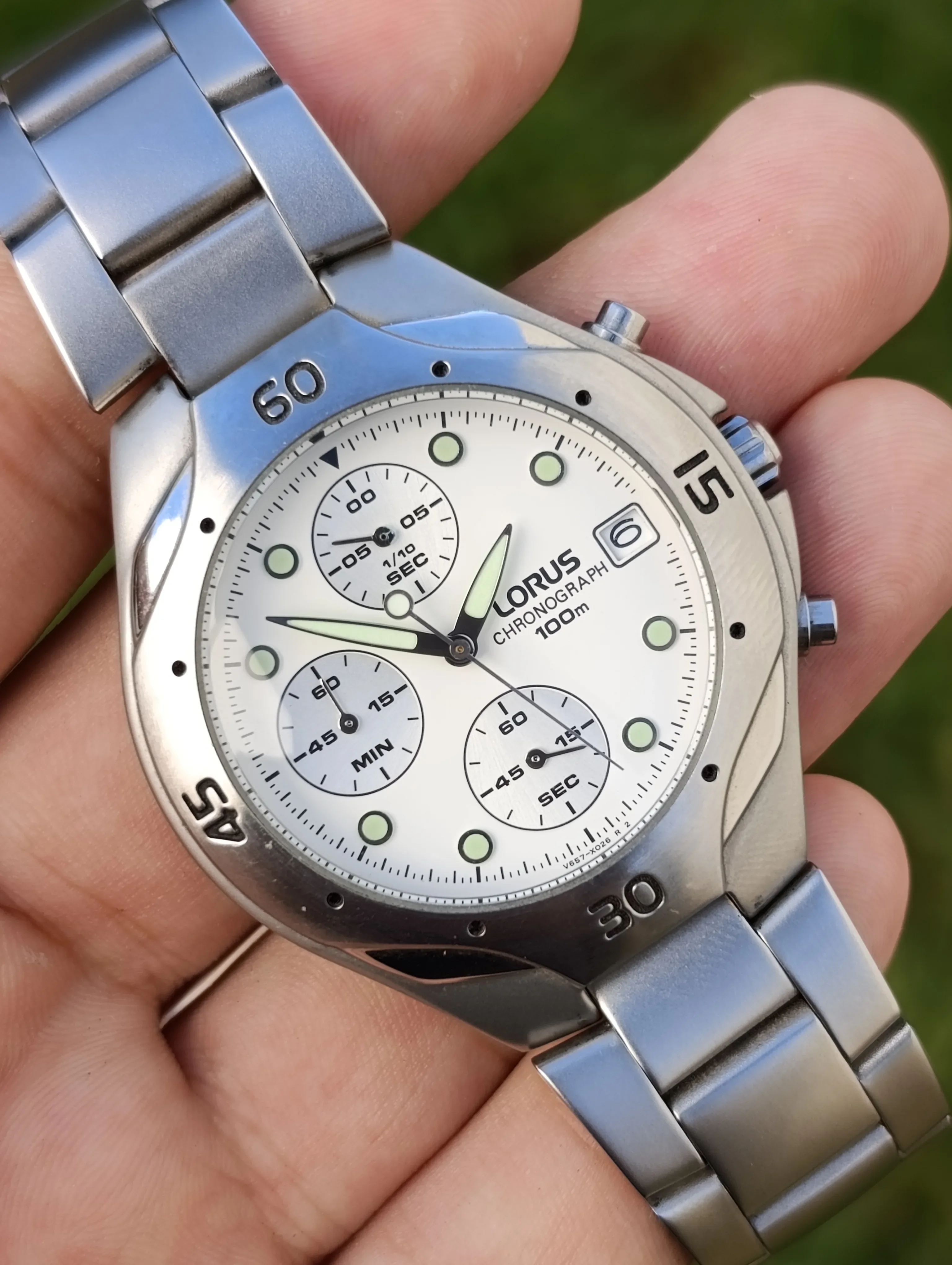 LORUS  V667-X030 Chronographe 100M – Neuve avec étiquette d’origine