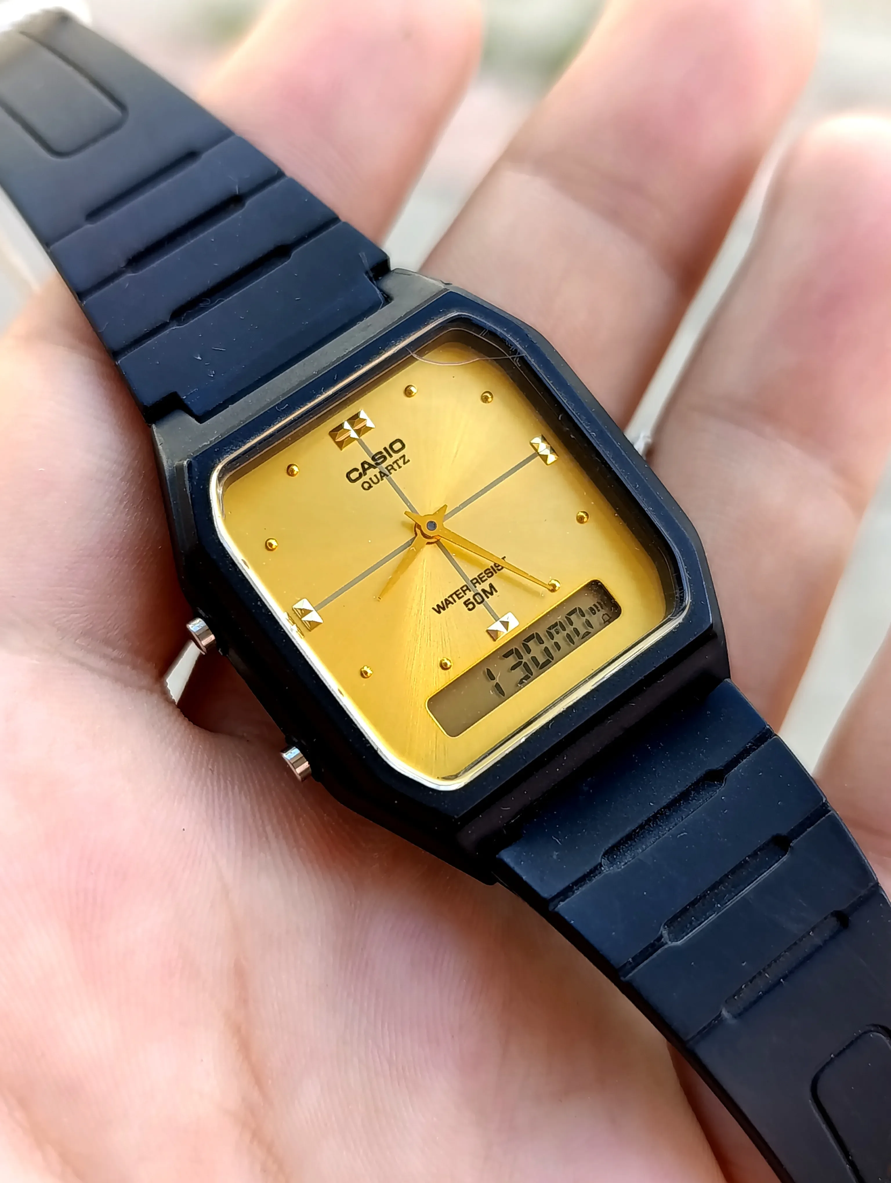 CASIO AW-48HE-9AVDF ORIGINALE  HOMME NEUVE QUARTZ WATER RESISTANT