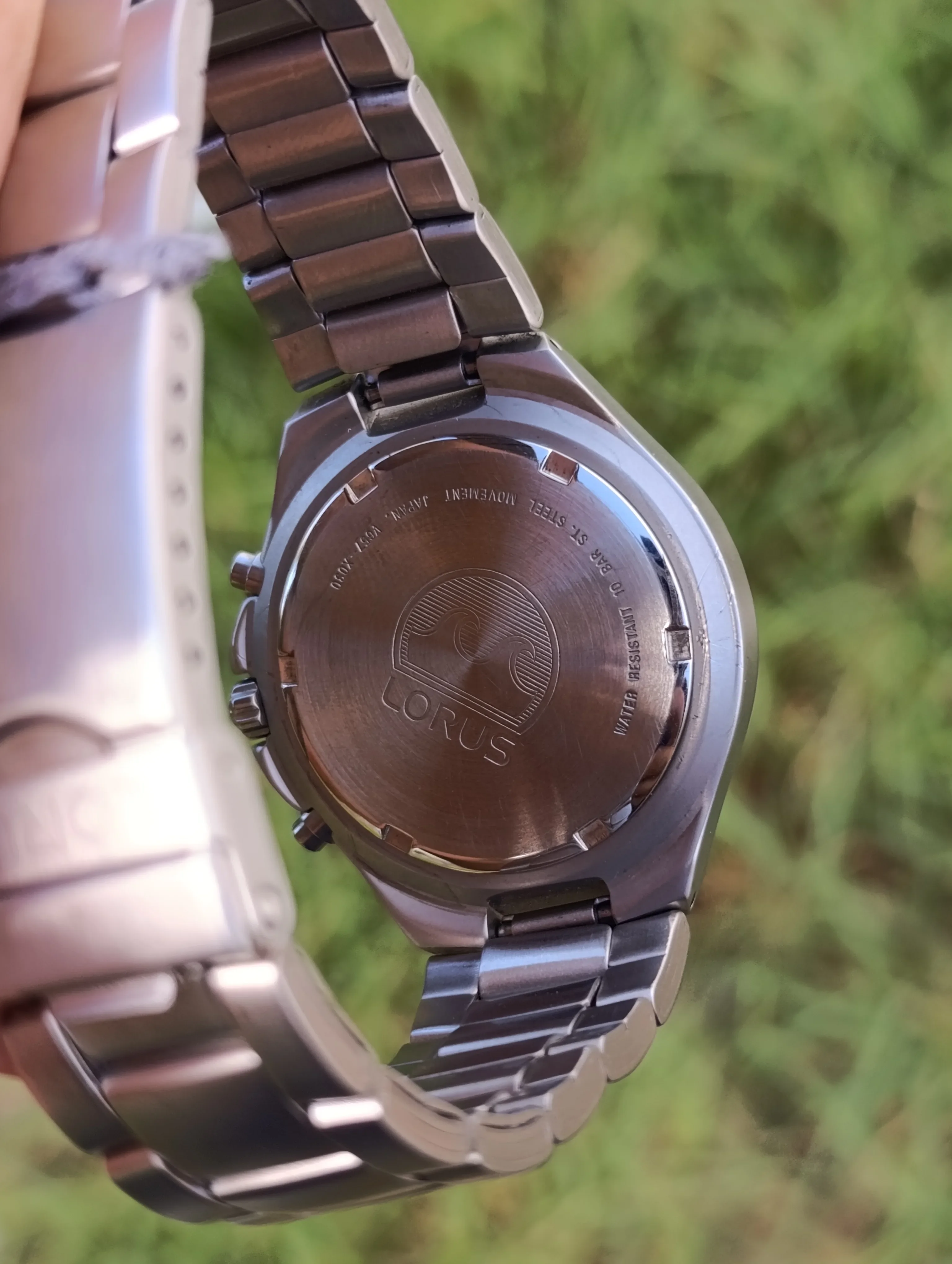 LORUS  V667-X030 Chronographe 100M – Neuve avec étiquette d’origine