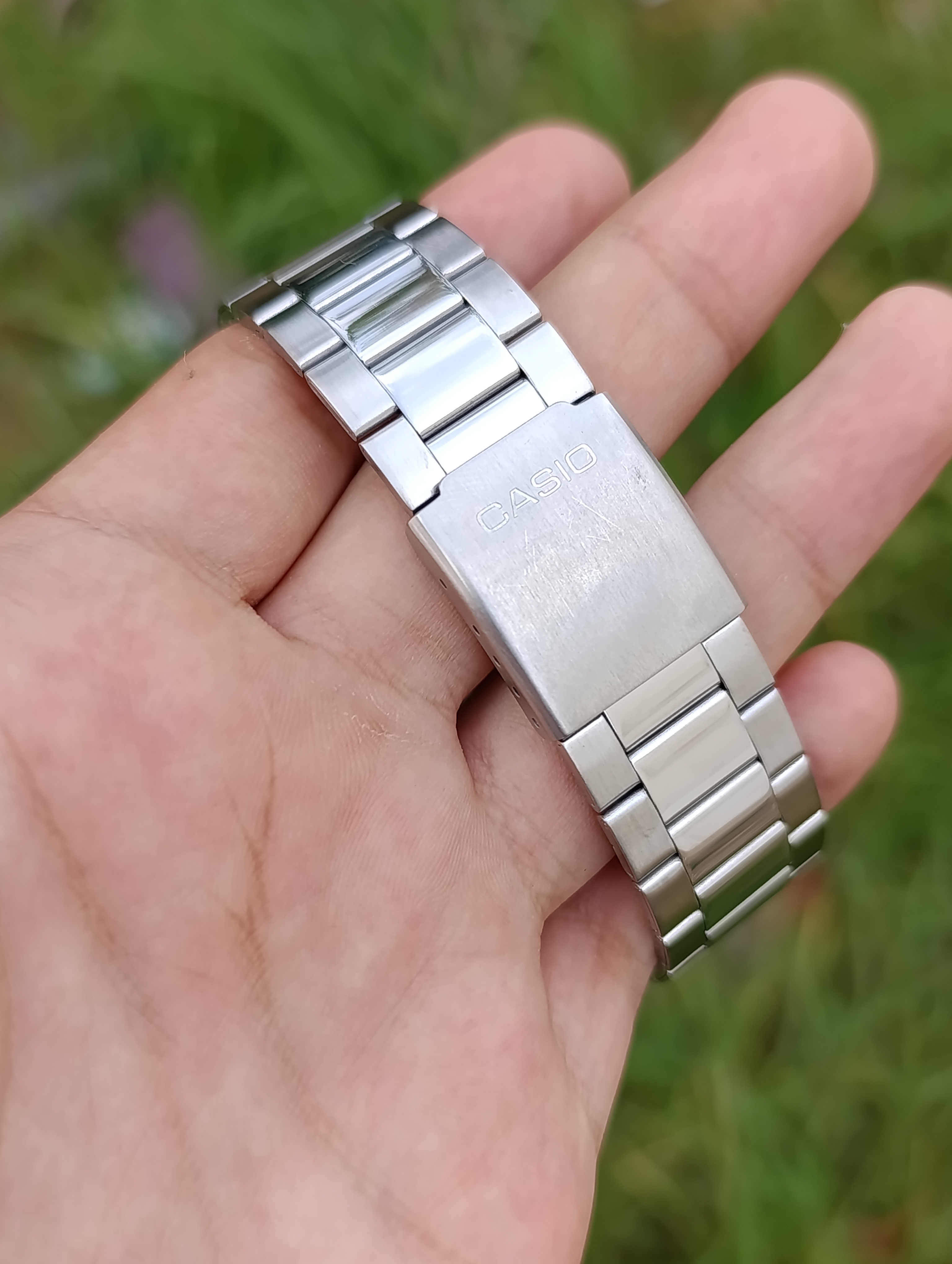 CASIO HOMME MODEL MTP-VD01D-7EVUDF NEUVE WR 50M CADRAN BLANC