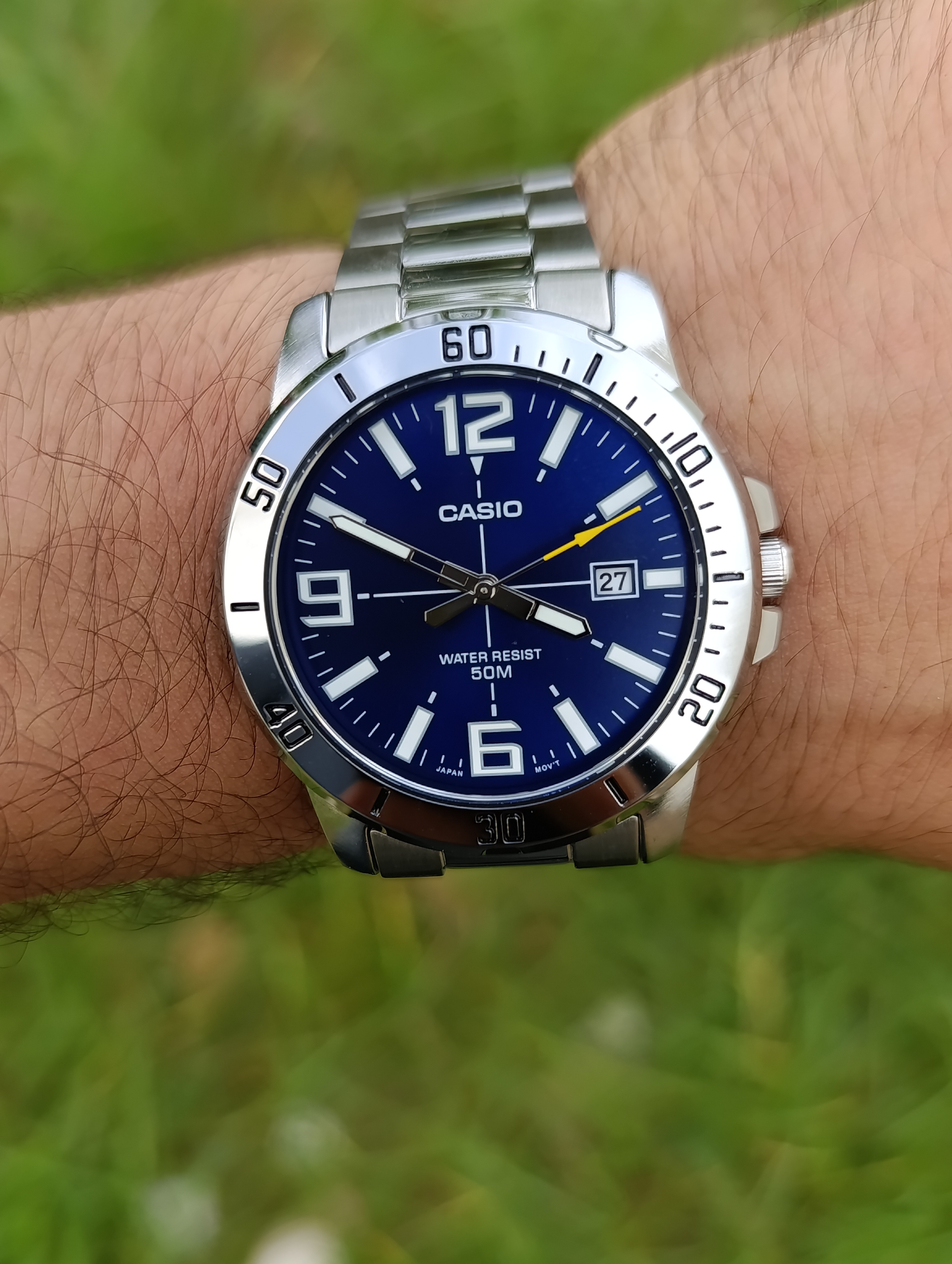 CASIO HOMME MODEL MTP-VD01D-2BVUDF NEUVE WR 50M
