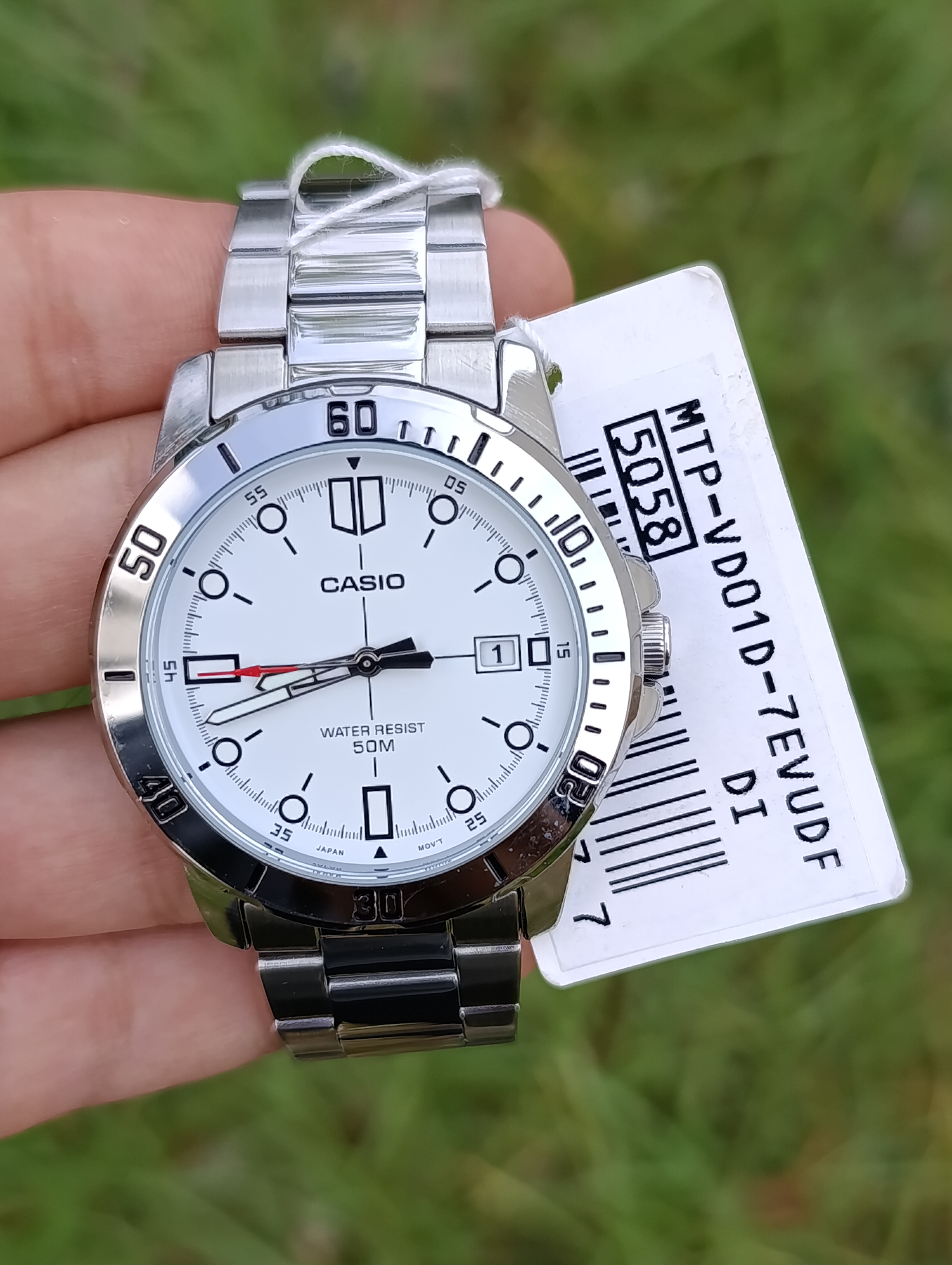 CASIO HOMME MODEL MTP-VD01D-7EVUDF NEUVE WR 50M CADRAN BLANC