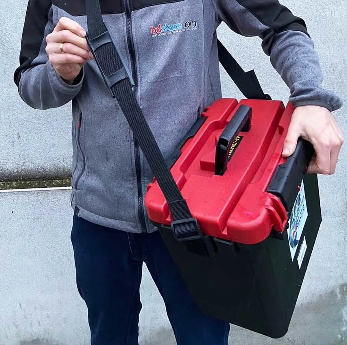 Boîte de pêche multifonction avec siège intégré