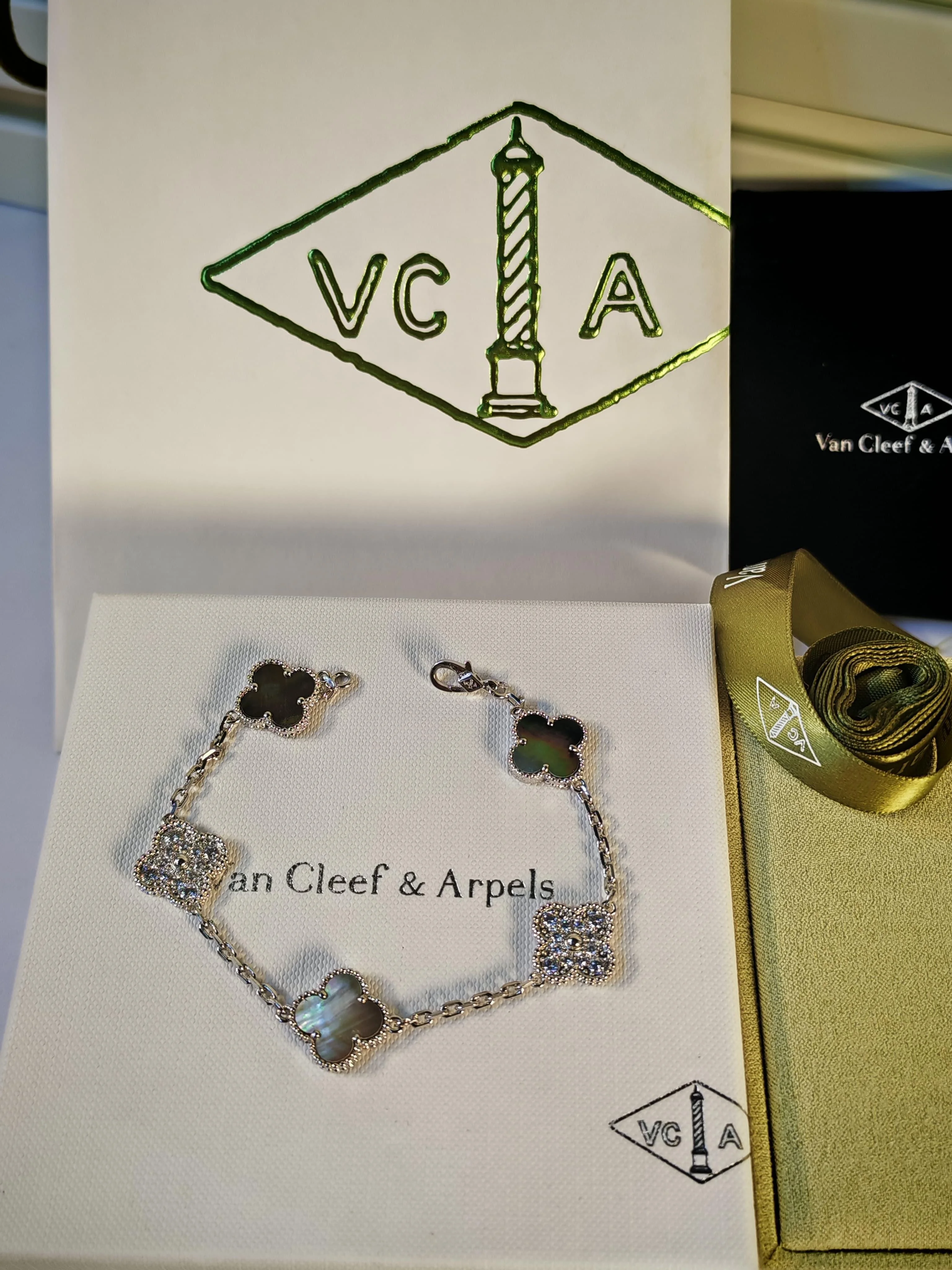 اسوار نسائي فاخر