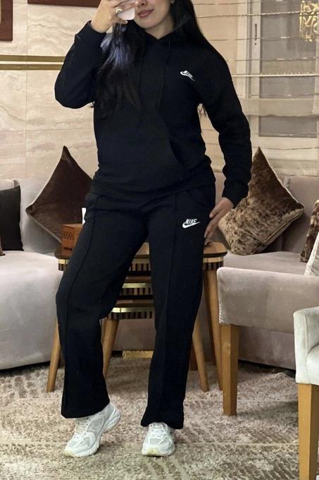 طقم رياضي نسائي