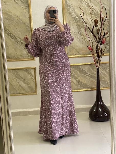 Robe longue avec un motif fleuri délicat