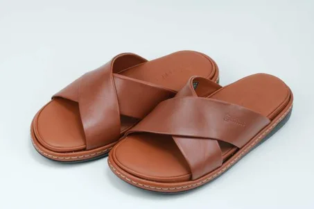 صندلة طبية من الجلد الطبيعي للرجال