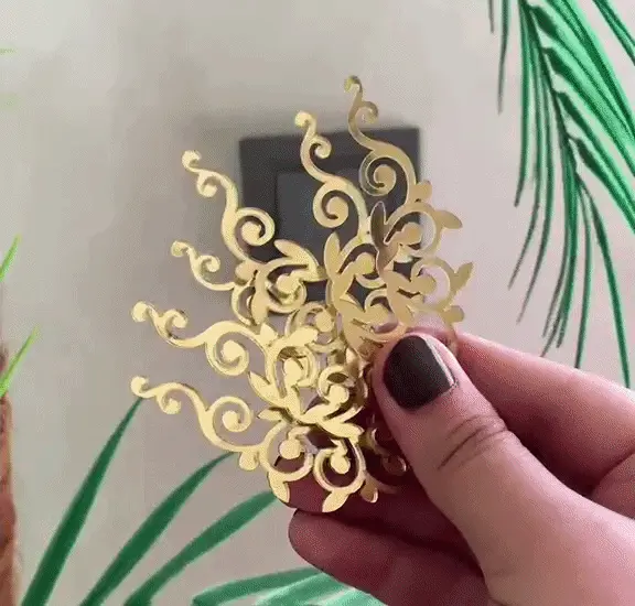 إطار ذهبي فاخر بلمسة ملكية 👑