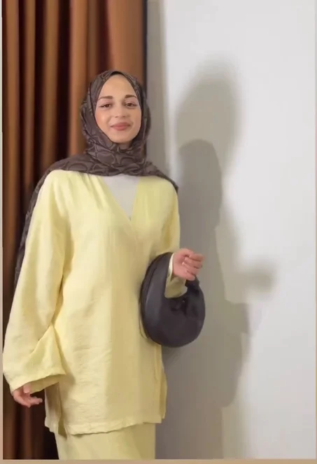 طقم نسائي بتوب صيفي بارد
