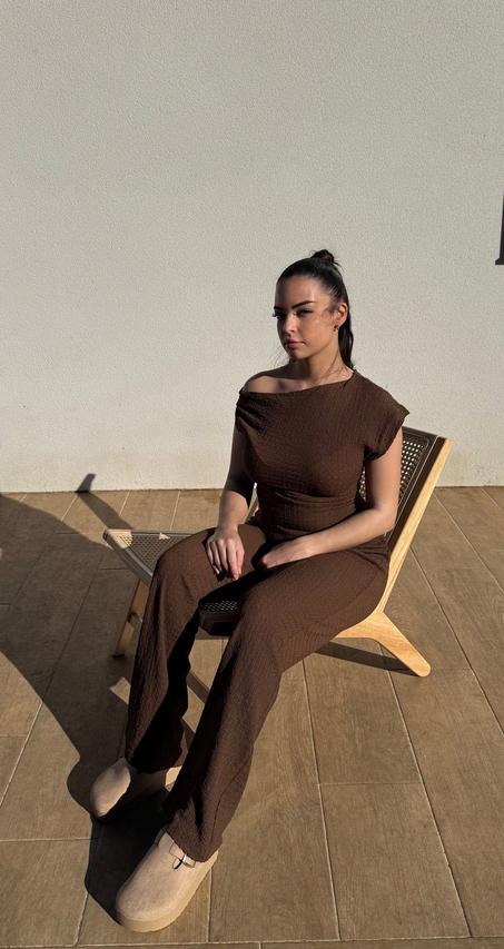 Ensemble simple de top qualite