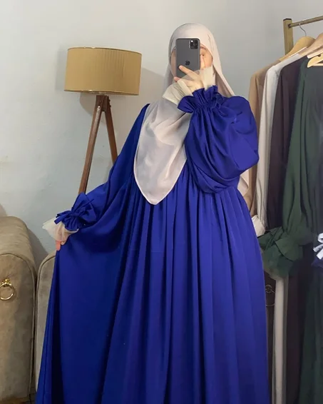 عبائة روعة كلوش ( تخفيض جوج قطع فقط 350 درهم )