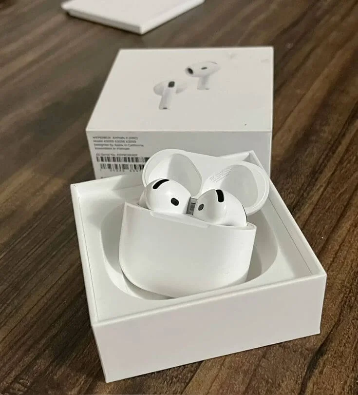 AirPods 4 /2026