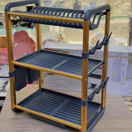 Porte assiette 3 étages en aluminium