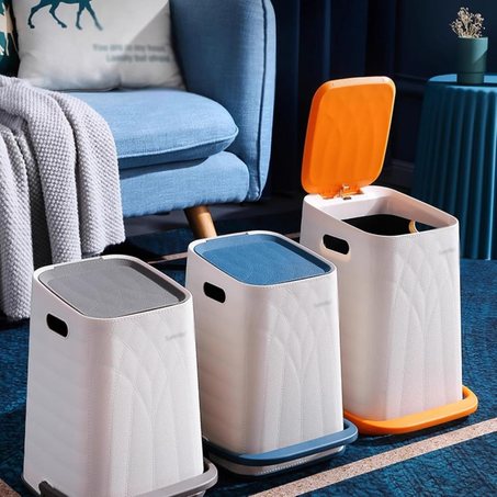 poubelle à pied pratique