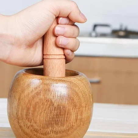 Ensemble mortier et pilon en bois