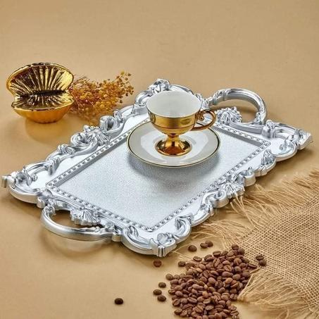 Plateau argent en plastique