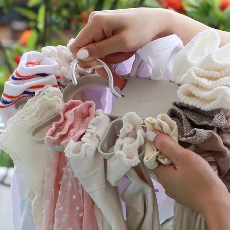 Cintre chaussettes pratique